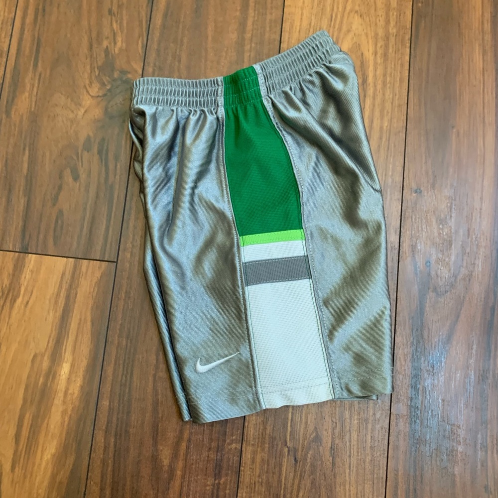 3T Nike sport shorts